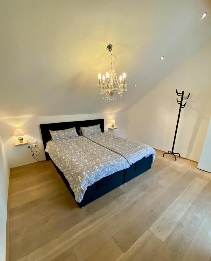 Luxurioeses Studio Im Zentrum, Balkon, Kamin, Klima Apartment ราเวนส์บวร์ก ภายนอก รูปภาพ